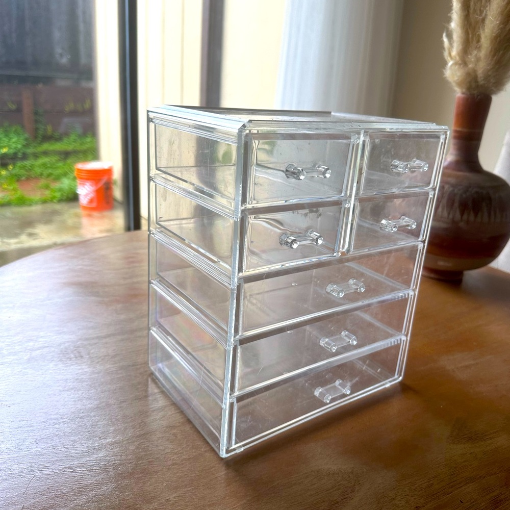 Acrylic organizer